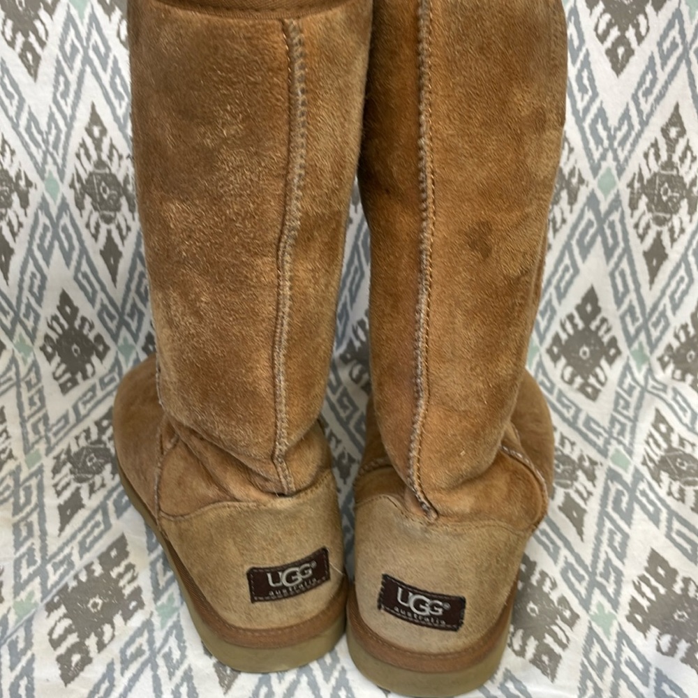 UGG Australia Brown Boots S/N 5815 Leather Genuine Sheepskin Classic Tall US 7